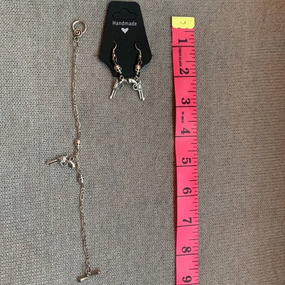 🤠💀 Handmade Skull & Revolver Bracelet & Earrings Set 💀🤠 - Picture 11 of 11